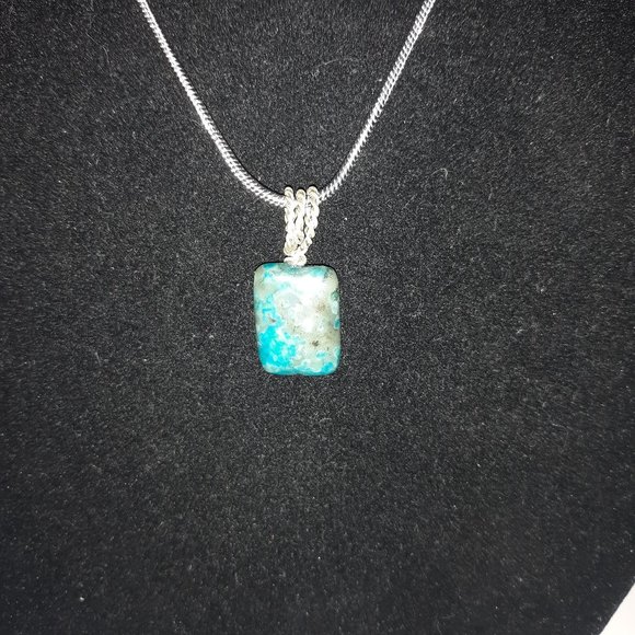 genuine hand made 3/4" turquoise pendant with silver wire loop & 925 chain. - Picture 4 of 4